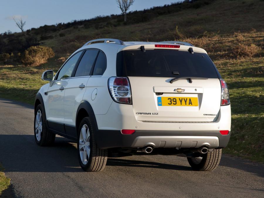  Chevrolet Captiva 2011 года  (UK) (фото 4 из 16)